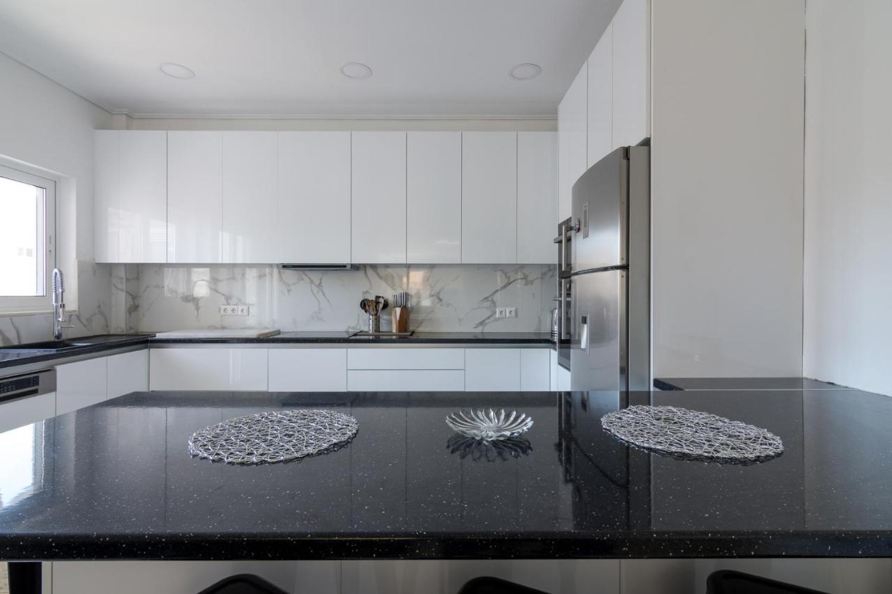 Spacious And Modern Flat For 4 Αθήνα Εξωτερικό φωτογραφία